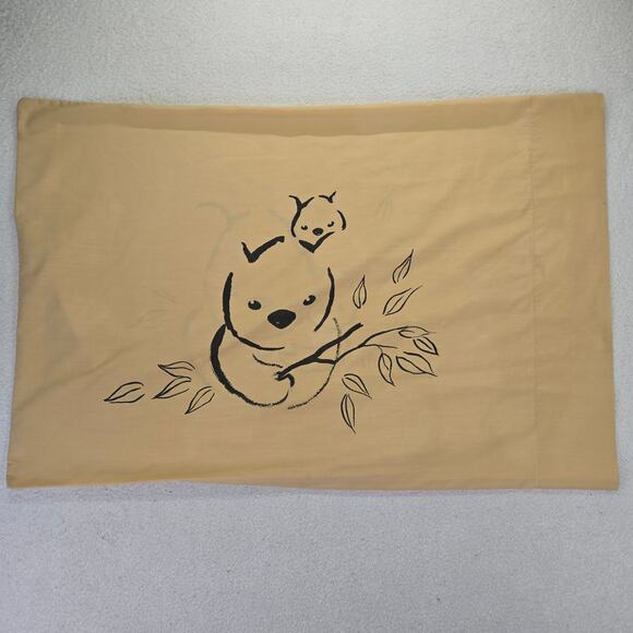 Vintage Springmaid Alex West Koala Bear Tan Black ONE Standard Pillowcase 20x29 - Picture 3 of 7